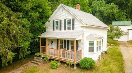 89 Cranska Rd, Moosup, CT 06354-1303