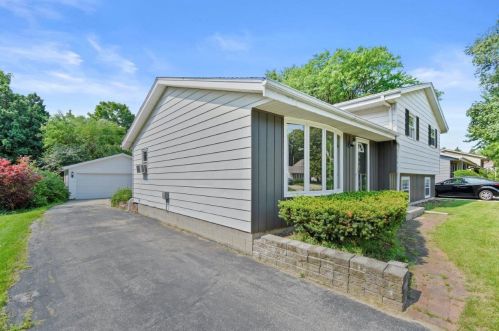 2321 Creek Rd, West Bend, WI 53090-2006