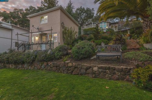 40 Las Palomas, Orinda CA  94563-1916 exterior