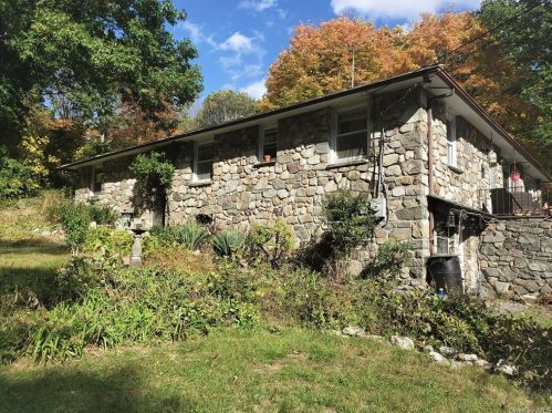 340 Mount Zion Rd, Marlborough, NY 12542-5021