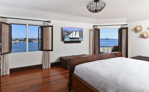 2900 Nichols St, San Diego CA 92106-3426 exterior