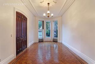 374 Vanderbilt Ave, Brooklyn, NY 11238-1505