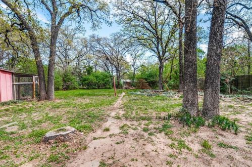 2213 Tierney Rd, Fort Worth TX  76112-3843 exterior