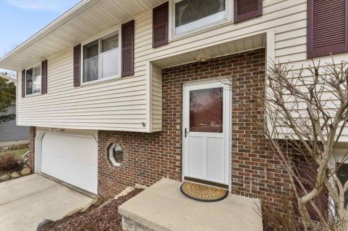 1422 Frisch Rd, Madison, WI 53711-3242