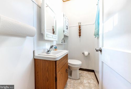 408 Hobart Dr, Tavistock NJ  08033-3623 exterior