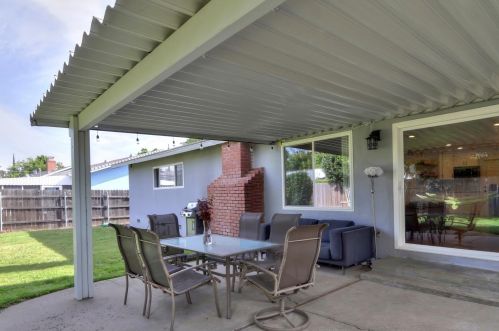 10655 Valley View Dr, Rancho Cordova CA  95670-2468 exterior