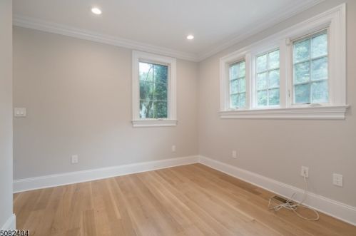 71 Llewellyn Rd, Montclair NJ  07042-2030 exterior