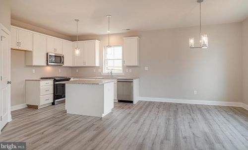 706 Hornblende Ave, Kennett Sq PA  19348-3614 exterior