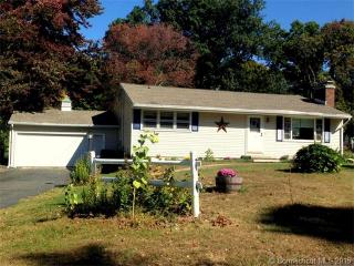 7 Richard Ln, Waterbury, CT 06712-1212