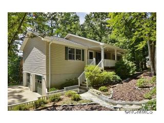 7 Maple Leaf Dr, Hendersonville, NC 28739-9796