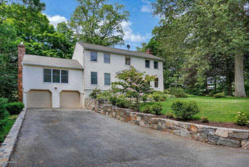 6 Coventry Ln, Riverside CT  06878-1803 exterior