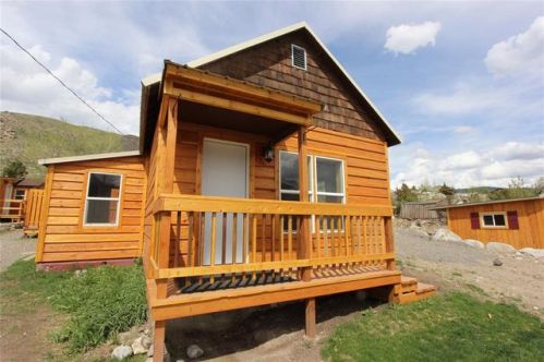 316 5th St, Corwin Springs, MT 59030-7785