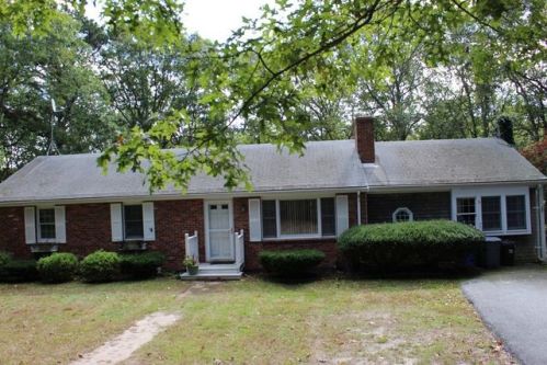 69 Gully Ln, Sandwich, MA 02563-2804