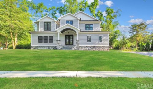 11 Branton Dr, East Brunswick, NJ 08816-4204