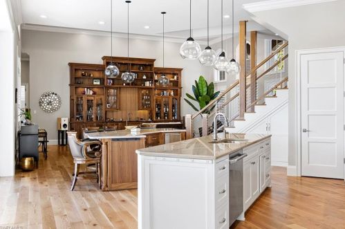 1266 Cobia Ct, Naples FL  34102-1549 exterior