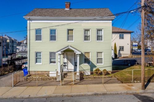 58 Edgemond St, Fall River MA  02723-2859 exterior