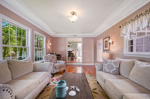 3 Bowman Ln, San Remo NY  11754-2006 exterior