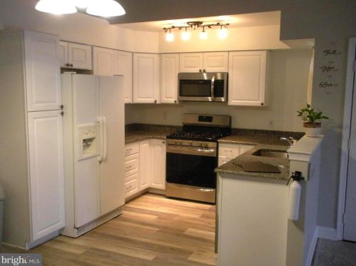 1277 Tristram Cir, West Deptford, NJ 08051-2250