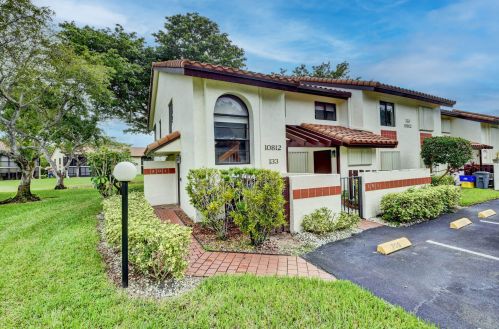 10812 Lake Palm Ln, Boynton Beach, FL 33437-2224