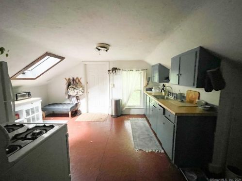 46 Grv St, Putnam CT  06260-2129 exterior