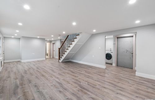 25 Stonelea Pl, New Rochelle NY  10801-4506 exterior