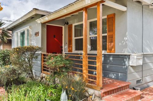 609 31st St, Long Beach CA  90806-1330 exterior