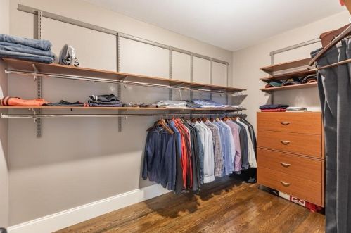 5 Rolling Ln, Natick MA  01760-2949 exterior