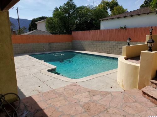 3304 Alabama St, Glendale CA 91214-1213 exterior