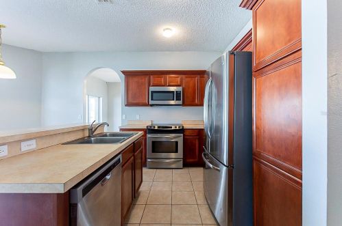 13 Inconnu Dr, Kissimmee FL  34759-4832 exterior