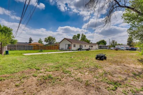 372 Newton St, Denver CO 80219-2632 exterior