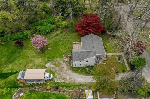 2 Grassy Ln, Brookfield Center, CT 06804-1103