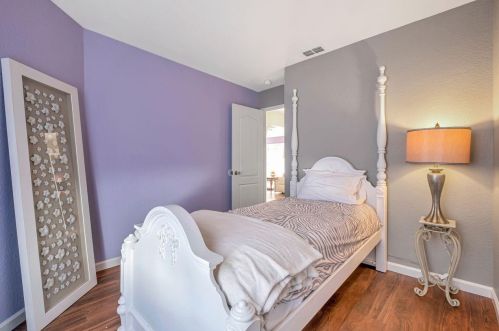 9440 Trenholm Dr, Elk Grove CA  95758-6534 exterior