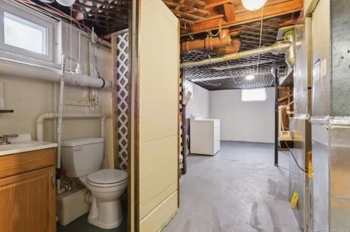 4 Fairway Ln, Norwich CT  06360-7006 exterior