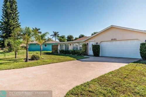 1931 Cypress Ave, Fort Pierce FL  34949-3408 exterior