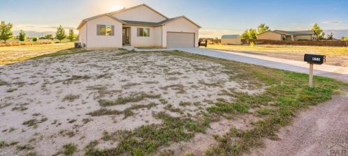 955 Los Charros Dr, Pueblo, CO 81007-6168
