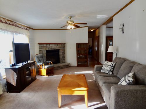 32 Spruce Dr, Belmont NH  03220-4458 exterior