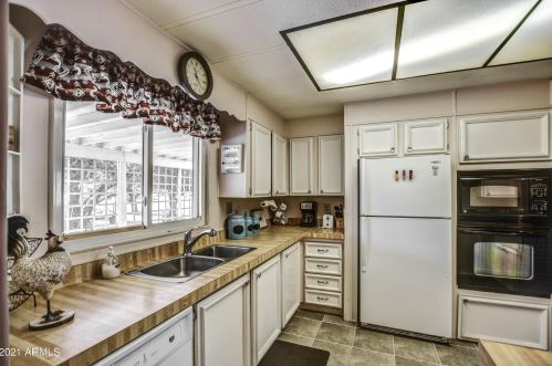 25403 Wyoming Ave, Chandler AZ  85248-6460 exterior