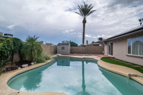 16814 31 Ave, Phoenix AZ 85009-4846 exterior