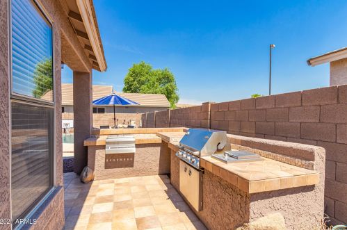 2546 Sunnyvale Ave, Gilbert AZ  85295-2066 exterior