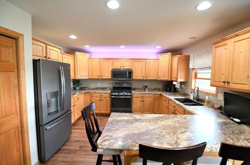 5242 High Ridge Trl, West Bend, WI 53095-7867