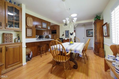 1966 Patricia St, Oxnard CA 93036-2721 exterior