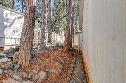 10 Wendy Cir, Grass Valley CA  95945-7037 exterior