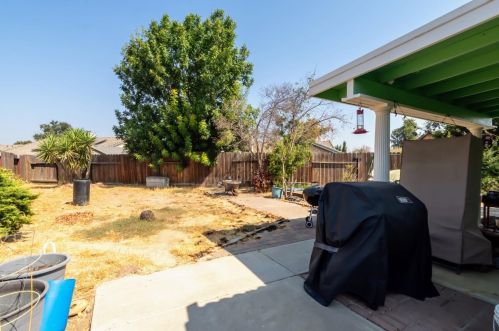 2130 Creek Ct, Newman CA  95360-1445 exterior