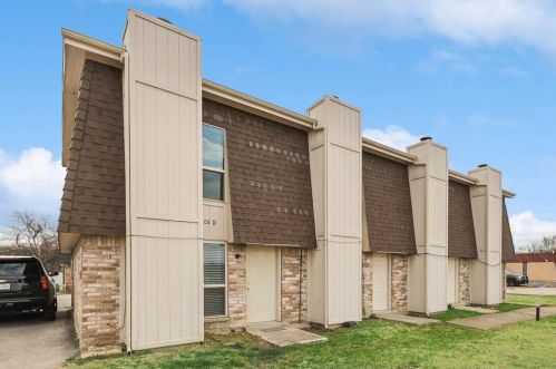 408 Noble Ave, Fort Worth, TX 76140-3225