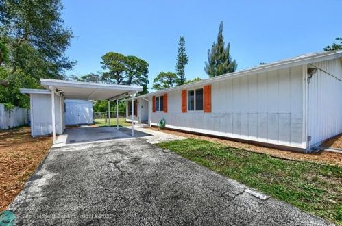 5173 Lake Blvd, Delray Beach FL  33484-4265 exterior