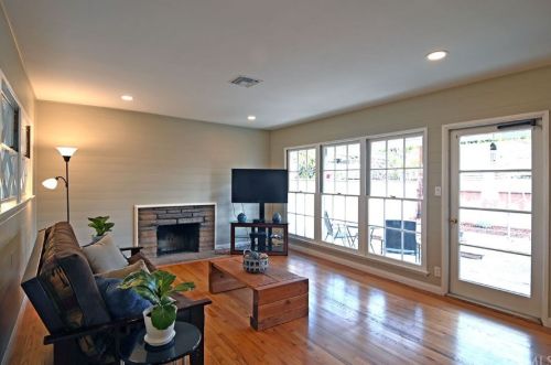 3458 Nipomo Ave, Long Beach, CA 90808-3039
