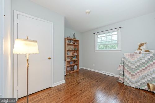 318 White Birch Dr, Riverton NJ  08077-4396 exterior