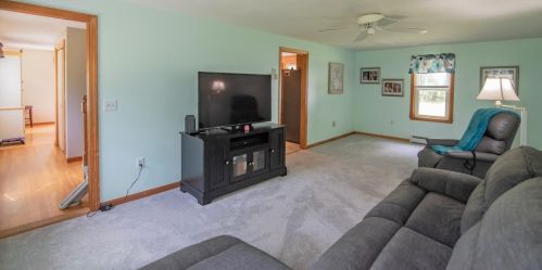 23 Smith Corner Rd, Newton NH  03858-4008 exterior