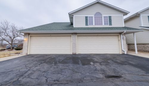 602 Shepherds Dr, West Bend, WI 53090-8403