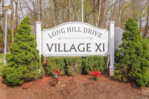 170 Long Hill Dr, Yorktown Hgts NY  10598-5200 exterior